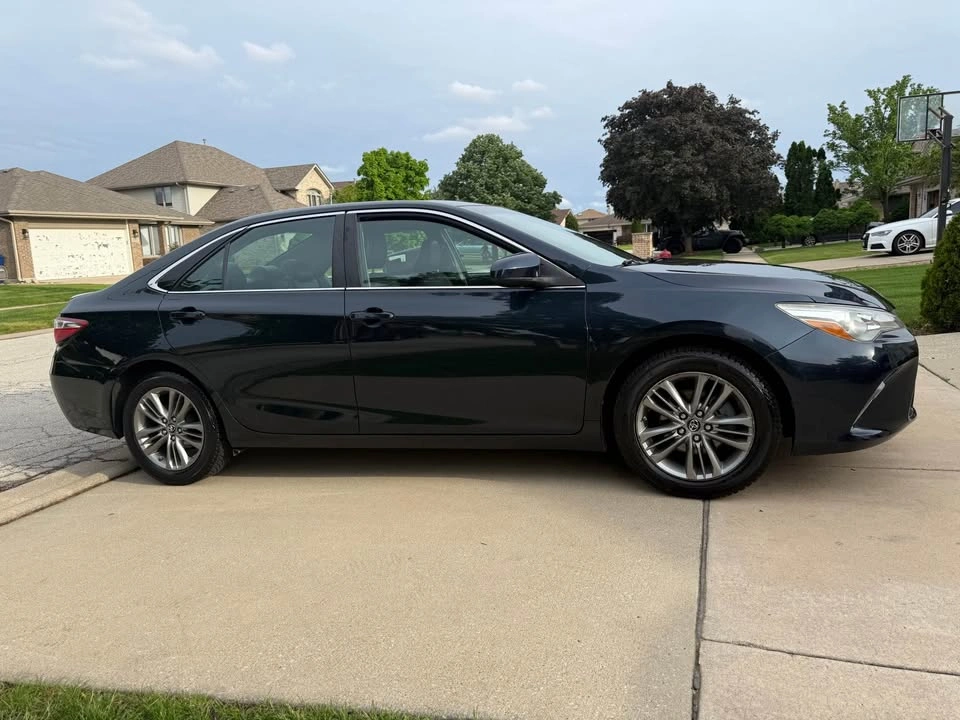 2016 Toyota Camry SE Sedan 4D - photo 4