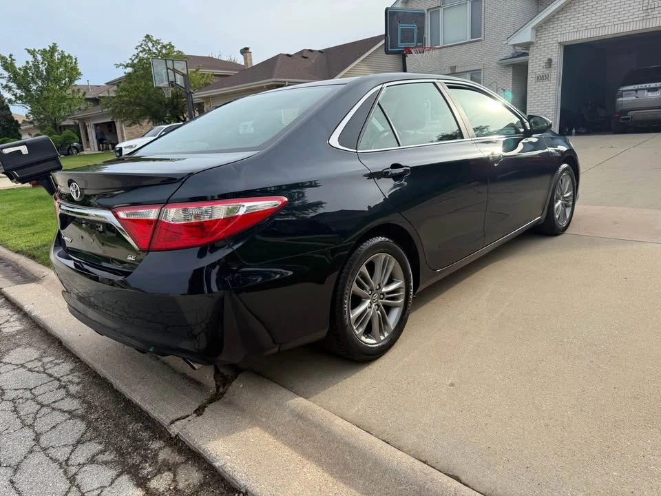 2016 Toyota Camry SE Sedan 4D - photo 5