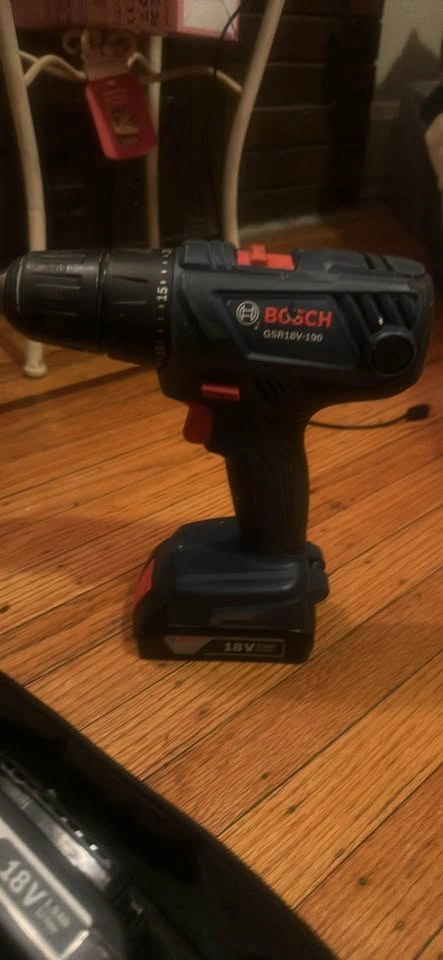 Bosch GSR18V-190 Cordless Drill Kit w 2 Batteries & Charger - photo 3