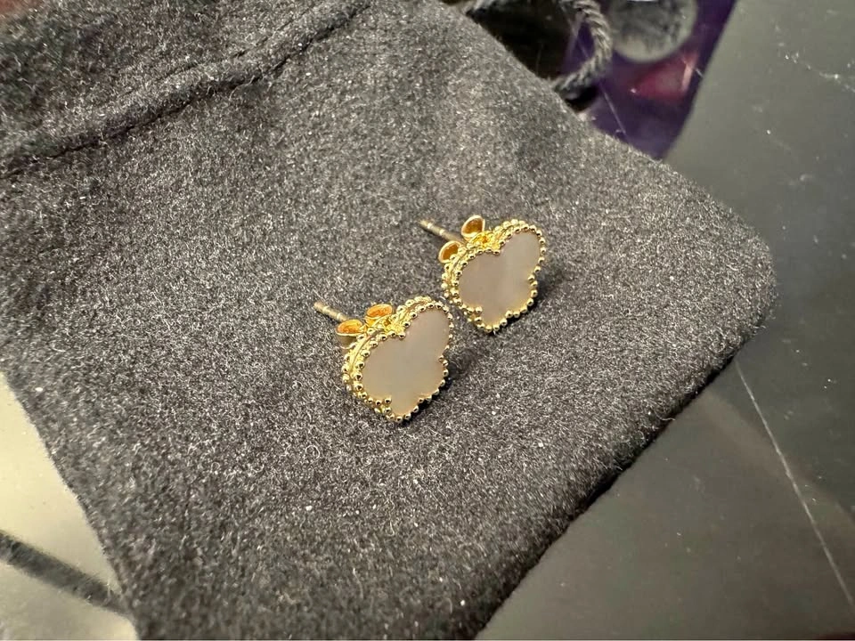 14K Gold Clover Stud Earrings