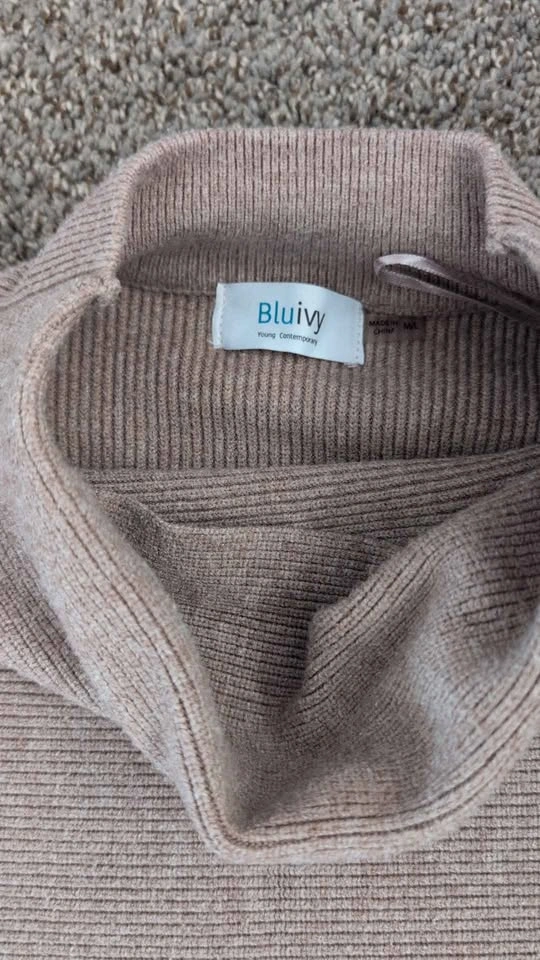 Bluivy beige mock neck dolman sleeve sweater M/L - photo 2