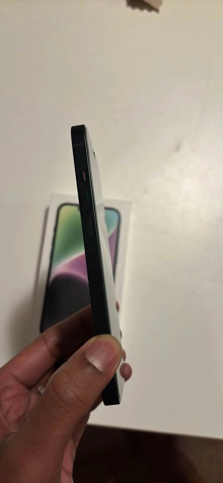 iPhone 14 with box - photo 4
