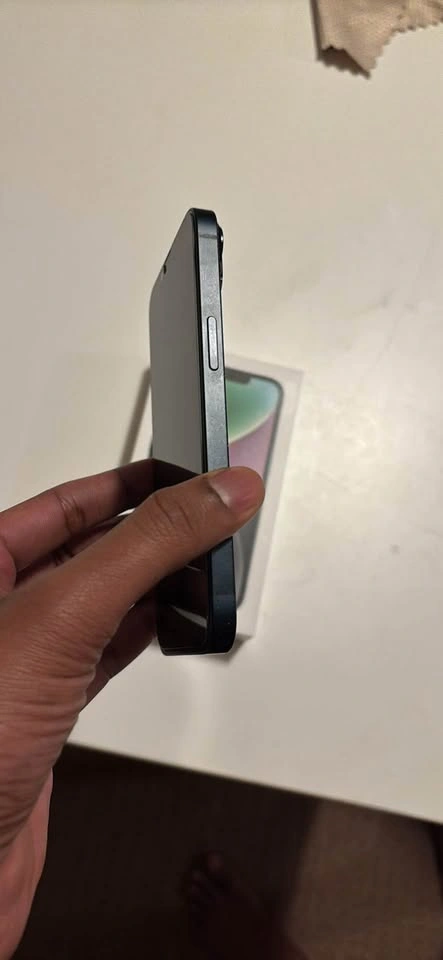 iPhone 14 with box - photo 5
