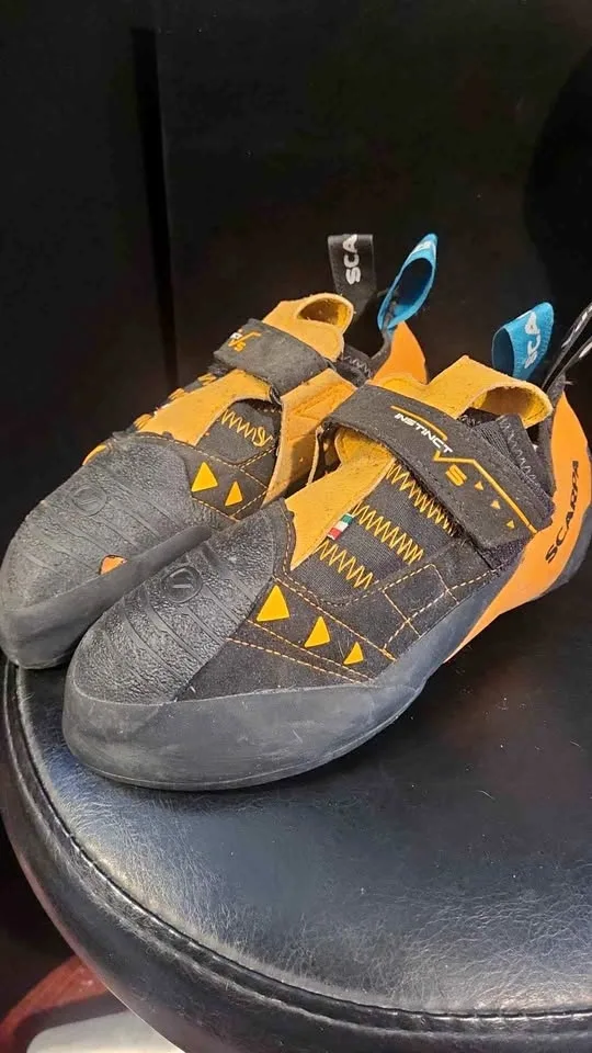 Scarpa Instinct VS Climbing Shoes - Size 6/7