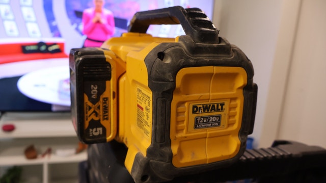 DEWALT DCR010B 12V/20V MAX Bluetooth Jobsite Speaker - photo 2