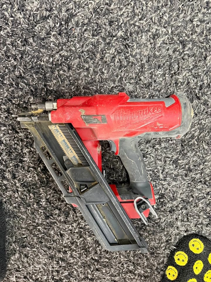 Milwaukee M18 FUEL 3-1/2" Framing Nailer