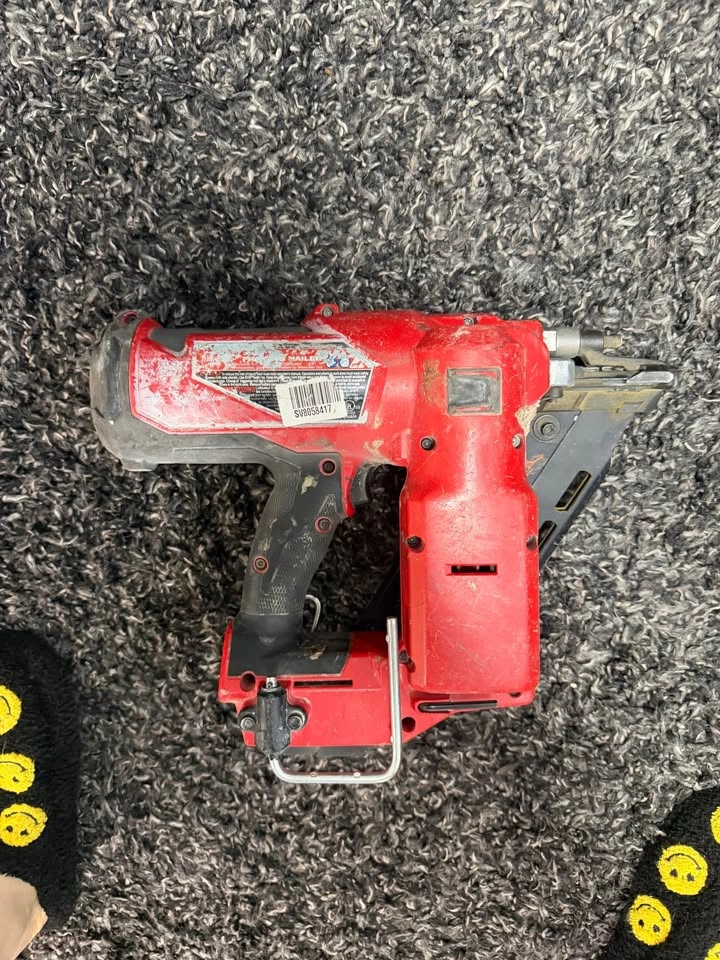 Milwaukee M18 FUEL 3-1/2" Framing Nailer - photo 2