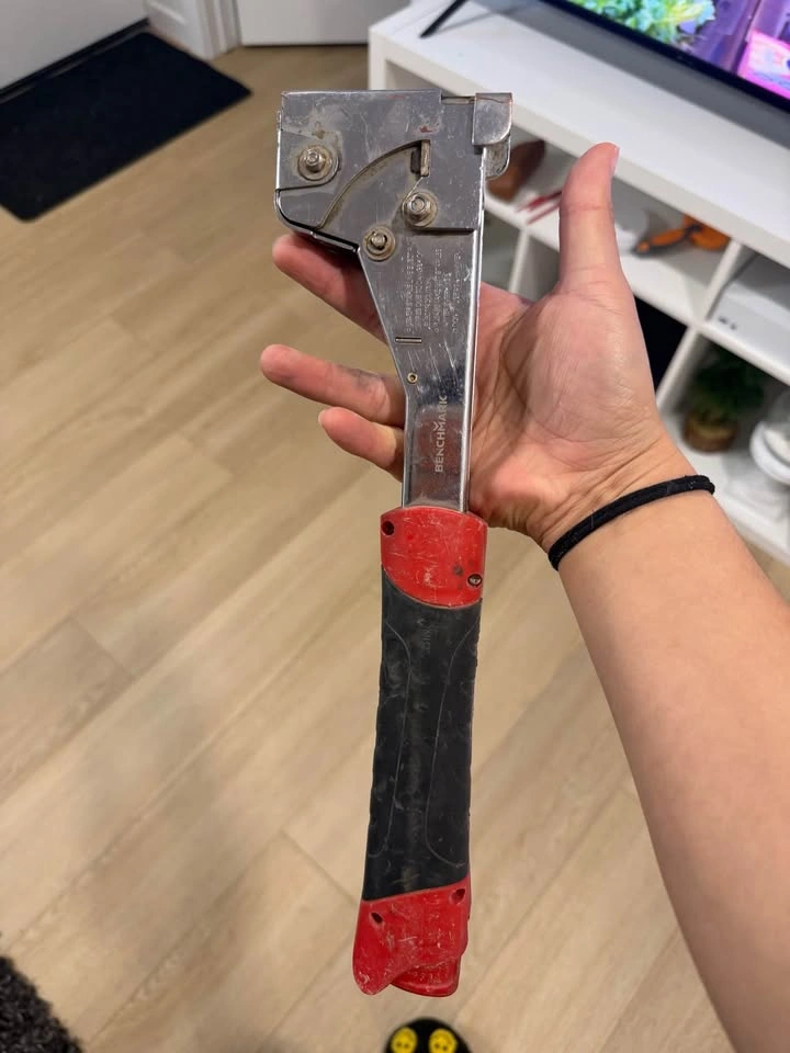Benchmark Heavy-Duty Hammer Tacker - photo 2
