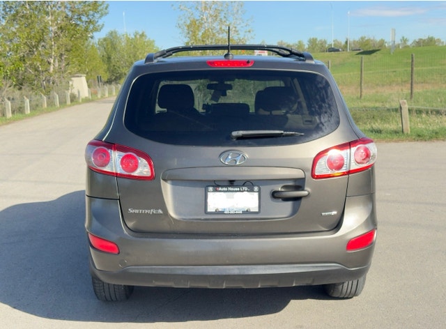 2012 Hyundai Santa Fe AWD 2.4L 4 Cyl **MINT CONDITION** - photo 2