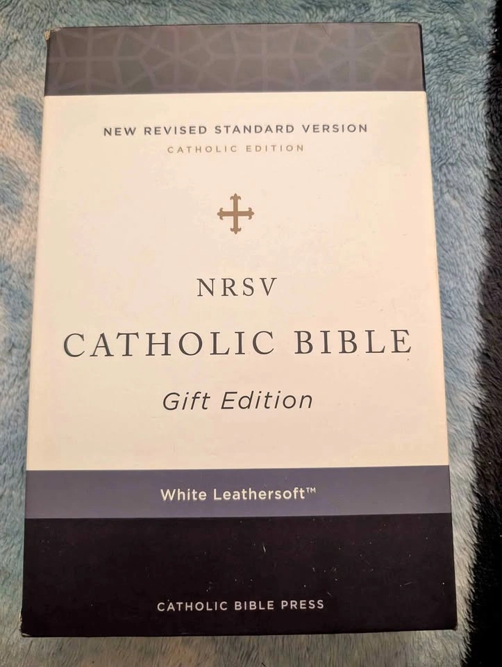 NRSV Catholic Bible Gift Edition White Leathersoft