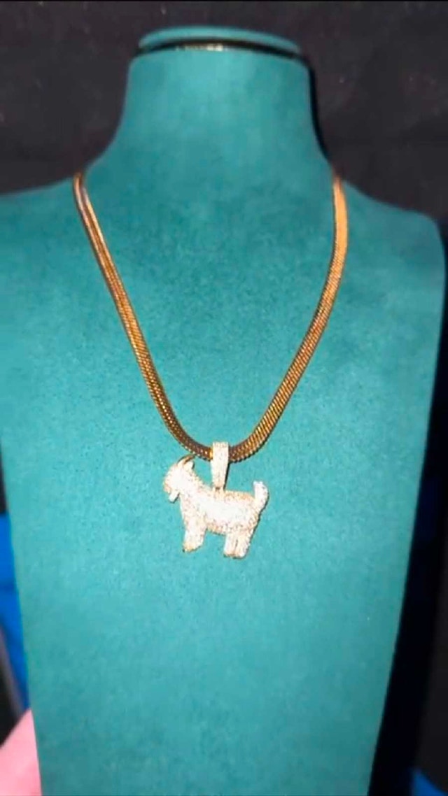 Goat Pendant + Free 5mm Luxury Chain - photo 2