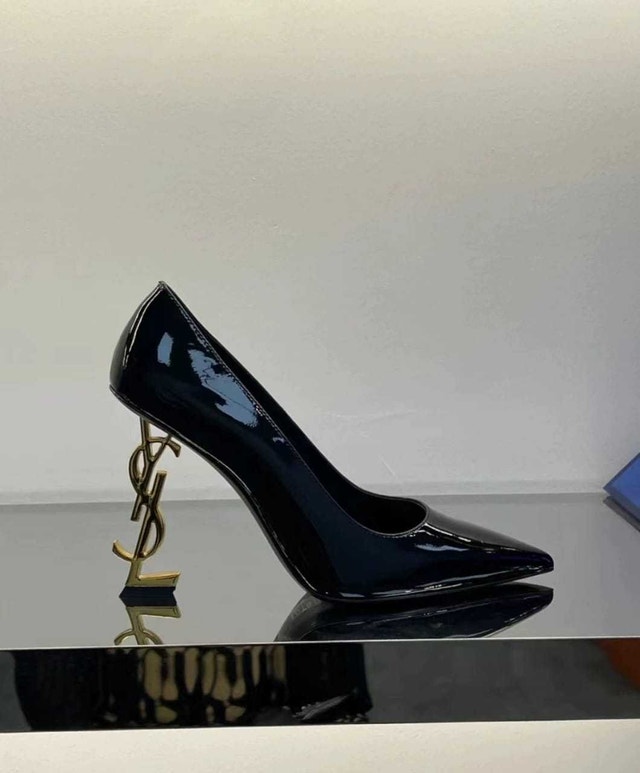 Saint Laurent Heels with box and everything - photo 2