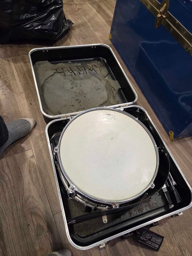 Yamaha Snare Drum with Case and Stand - photo 5