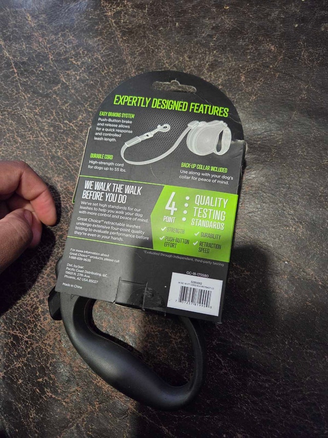 Brand New Great Choice Retractable Dog Leash
