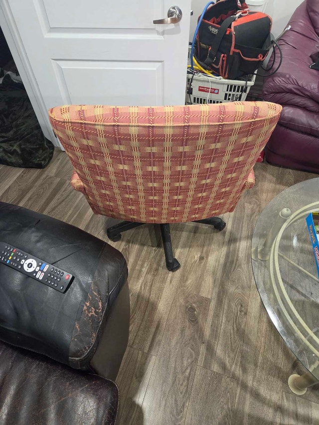 Designer Swivel Chair - photo 2
