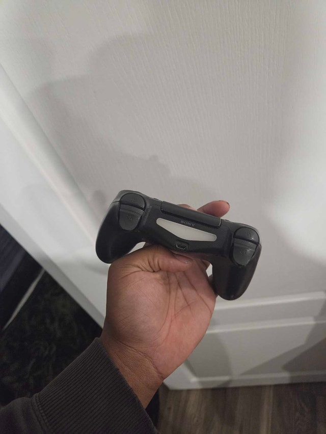 Ps4 controller - photo 2