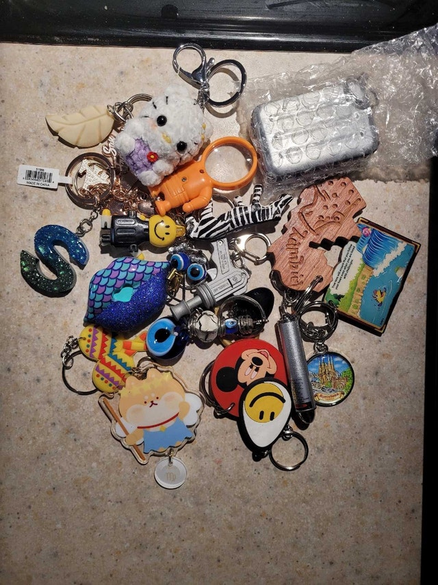 20 Keychains! - photo 2