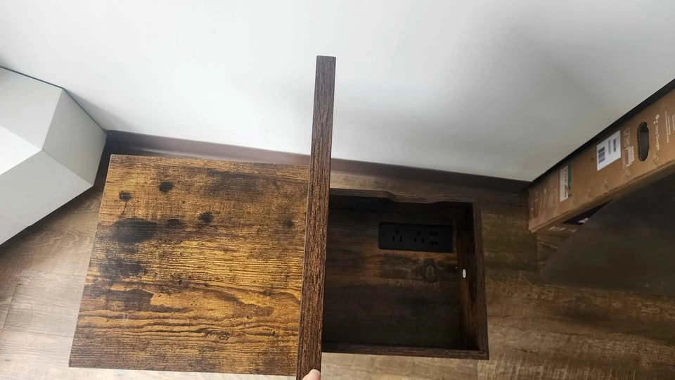 Rustic Lift Top Side Table w/ Charging Station - photo 3