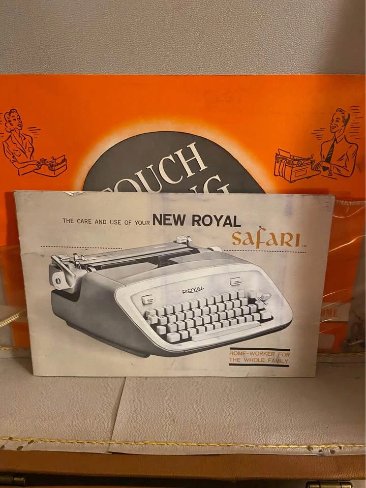 Royal Safari Typewriter - photo 3