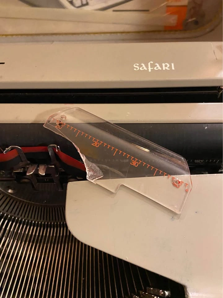 Royal Safari Typewriter - photo 4