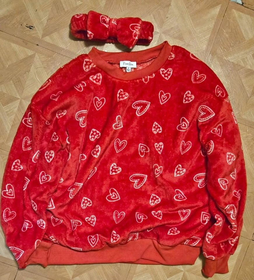 Faded Rose Red Fluffy Sweater w. Matching Headband