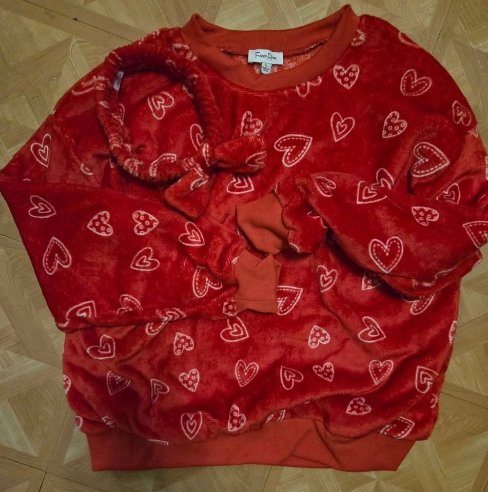 Faded Rose Red Fluffy Sweater w. Matching Headband - photo 5