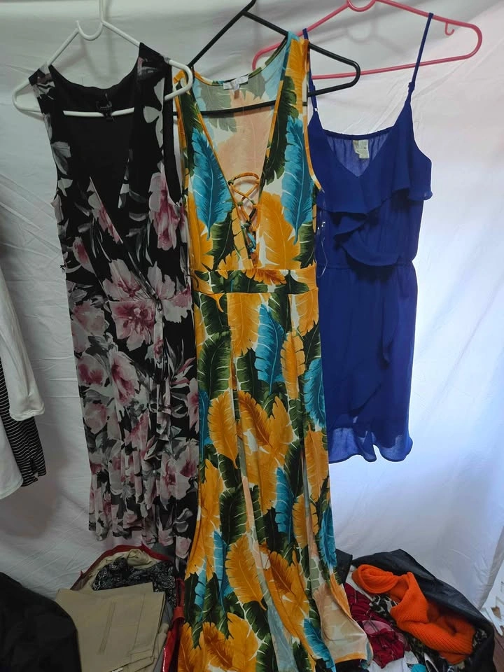 Closet Clean Out: Women's Tops, Pants, Skirts, Dresses, Shoes - photo 2