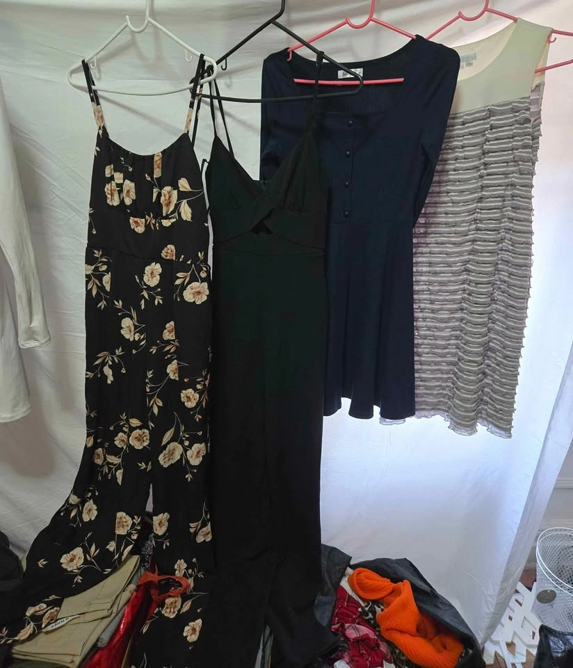 Closet Clean Out: Women's Tops, Pants, Skirts, Dresses, Shoes - photo 4