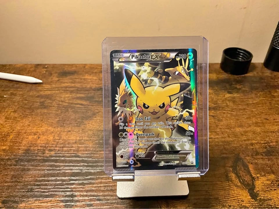 Pikachu EX XY124