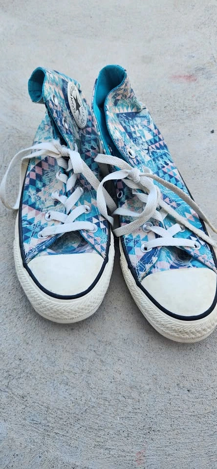 Converse Chuck Taylor All Star High Top Sneakers