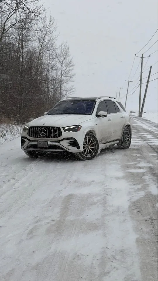 21 INCH GLE 53 WINTER TIRES AND RIMS PIRELLI SCORPIONS image indicator(3)