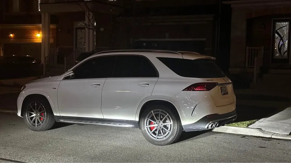 21 INCH GLE 53 WINTER TIRES AND RIMS PIRELLI SCORPIONS image indicator(4)