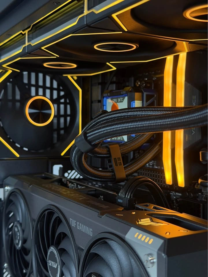 RTX 5070 + RYZEN 7 7800X3D + 32GB DDR5 + 2TB SSD Gaming PC - photo 3