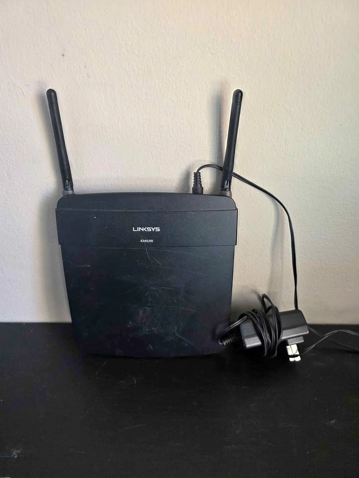 Linksys EA6100 AC1200 Dual-Band Wireless Router w/ Power Adapter