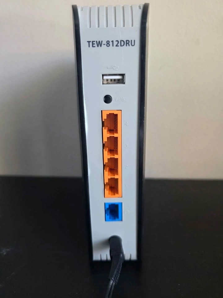 TRENDnet TEW-812DRU AC1750 Dual Band Wireless Router W/ Power Ad - photo 3