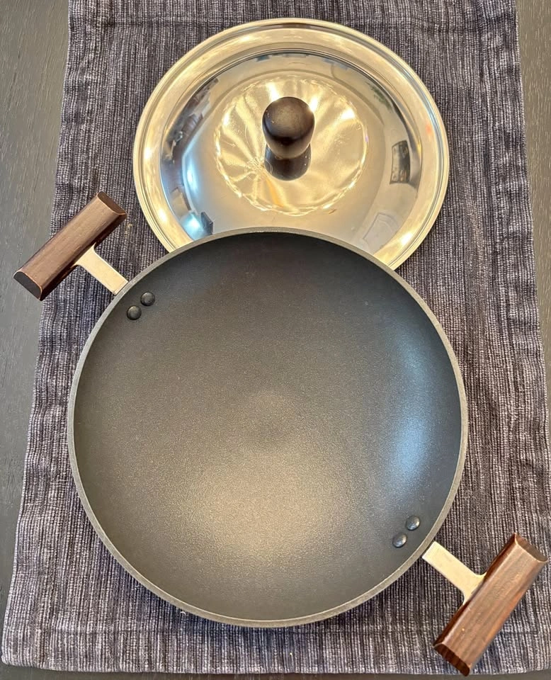 Hawkins Futura Non-Stick Appam Pan with Steel Lid