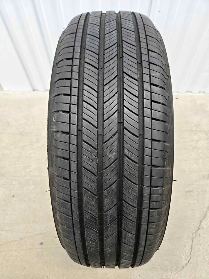 225/65R17 Michelin Primacy Tire