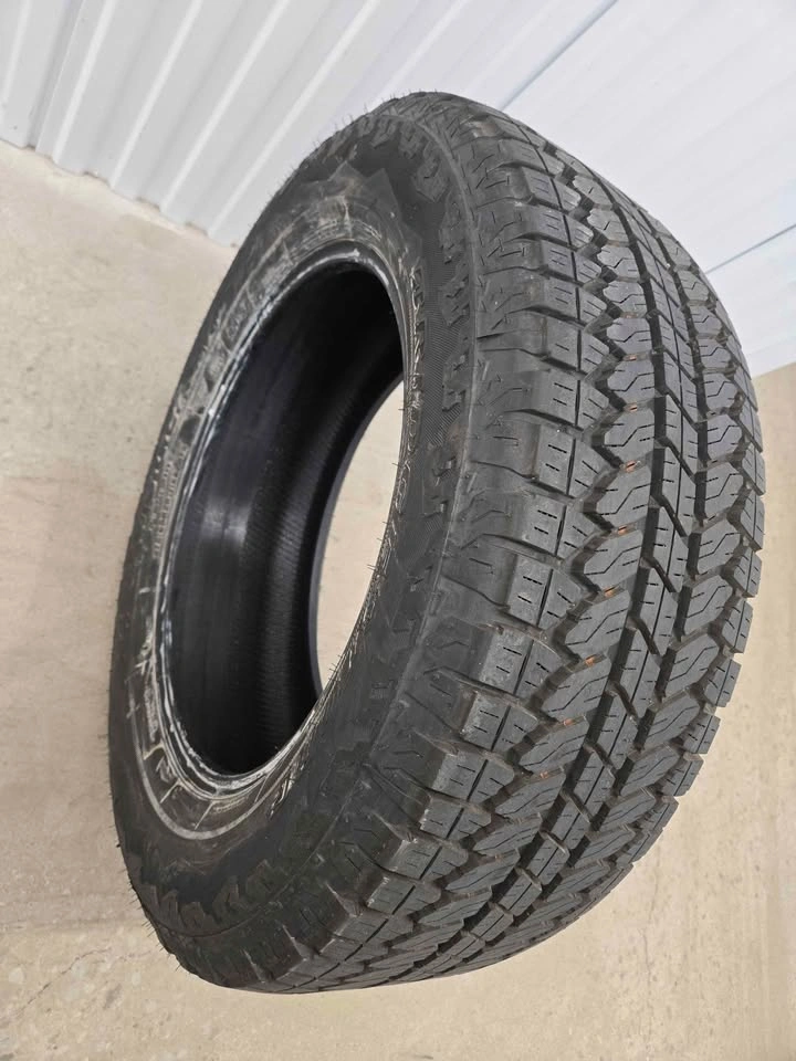 Bridgestone Dueler Tire 275/60R20 - photo 3