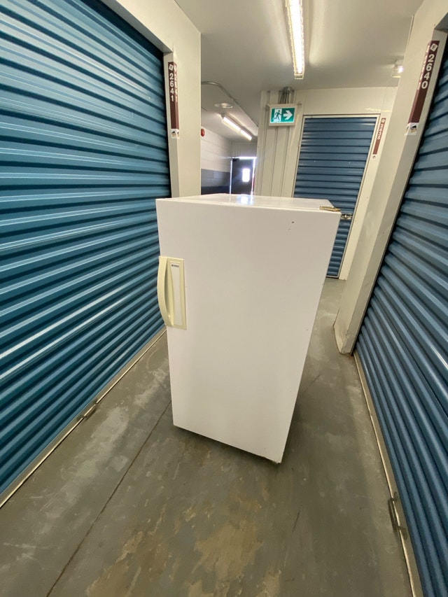 WHITE KENMORE UPRIGHT FREEZER - photo 2