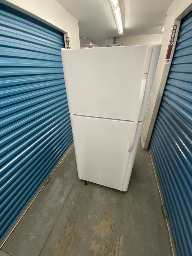 WHITE KENMORE REFRIGERATOR - photo 3