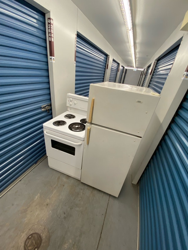24 INCH FRIDGE N STOVE - photo 2