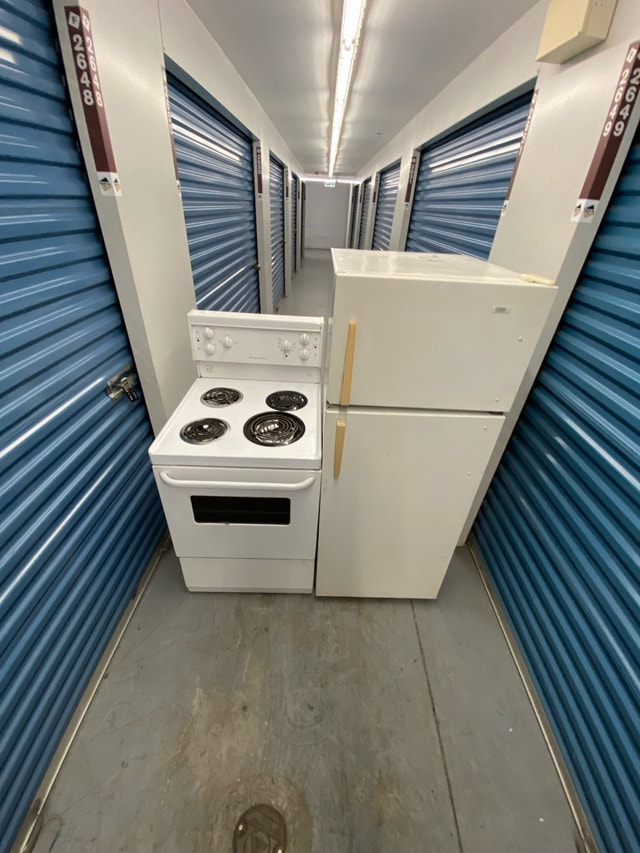 24 INCH FRIDGE N STOVE - photo 3