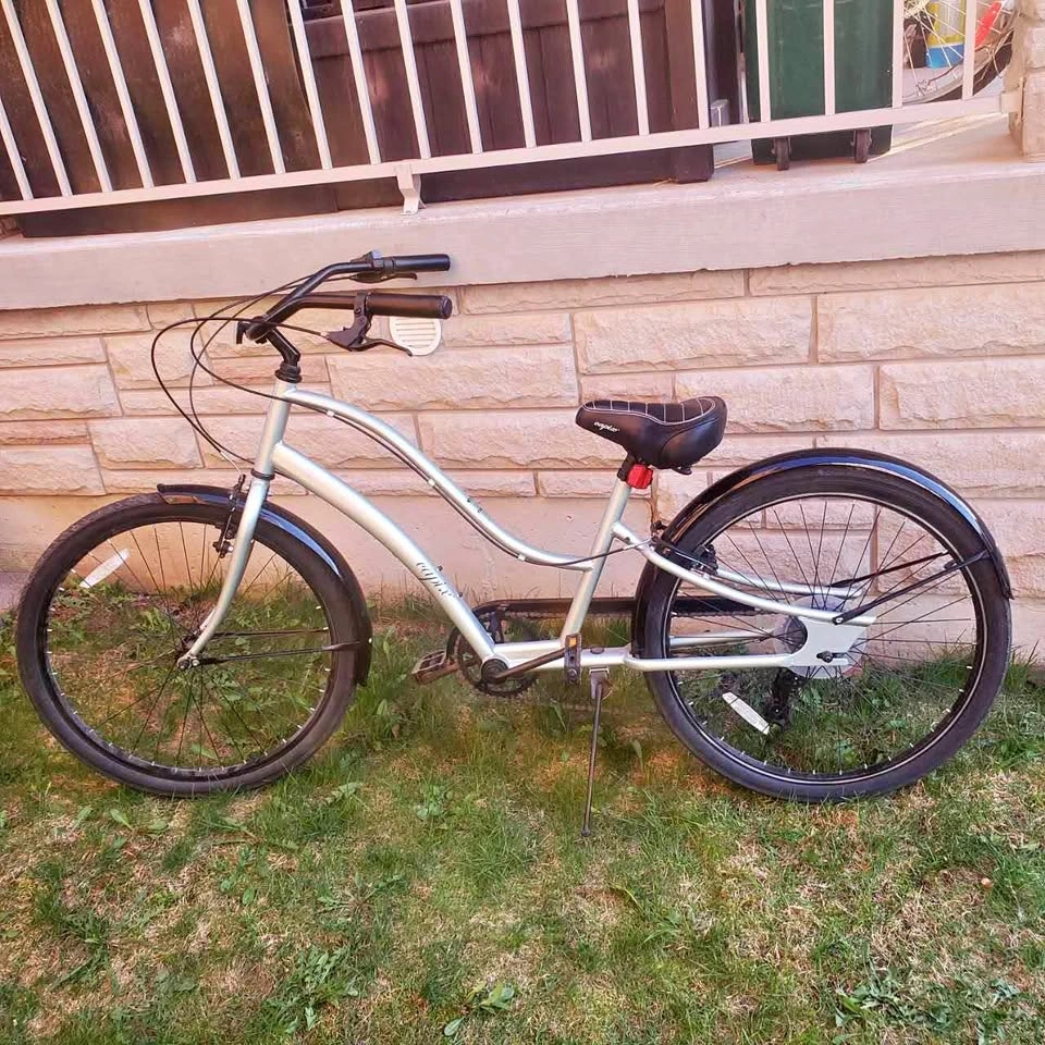 Capix Pura Vida Bike / 7 Speed / Shimano / Excellent Condition