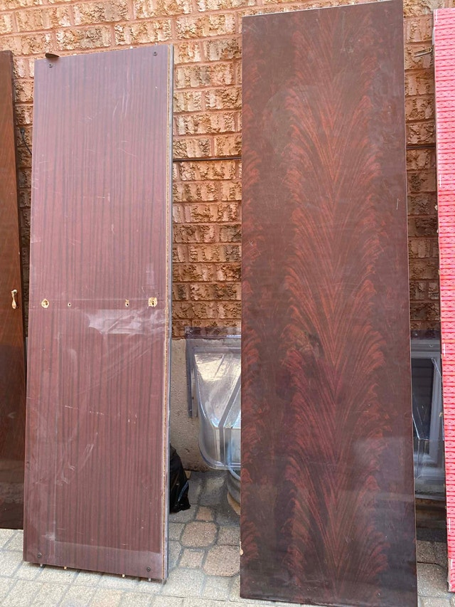 4 Door Wardrobe Cabinet with Mirrored Doors - photo 3