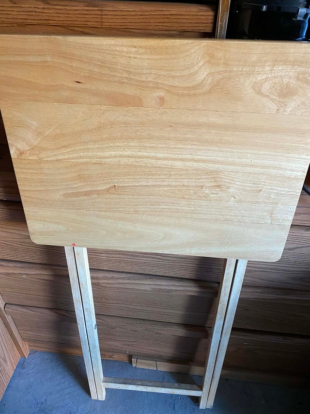 Small foldable table $40