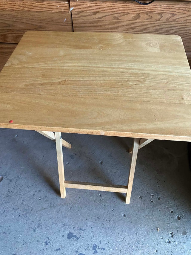 Small foldable table $40 - photo 3