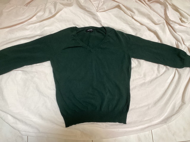 Long sleeve sweater never worn