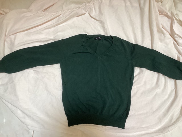 Long sleeve sweater never worn - photo 2