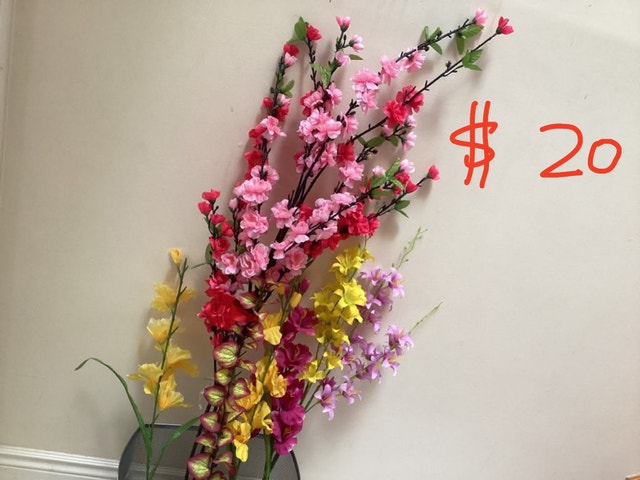 Beautiful Artificial flowers $20 - photo 2