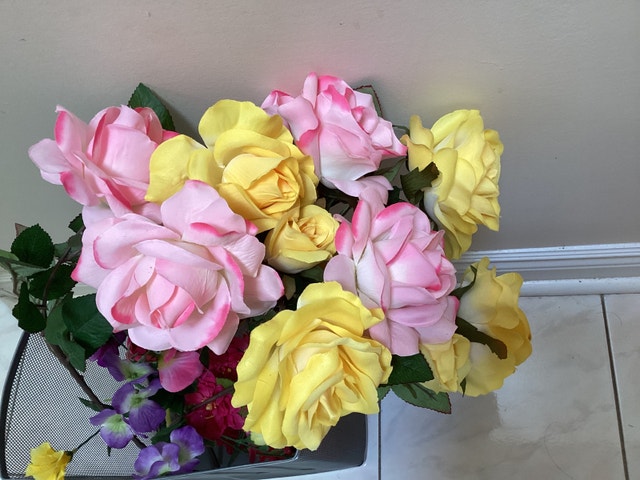 Beautiful Artificial flowers $20 - photo 4